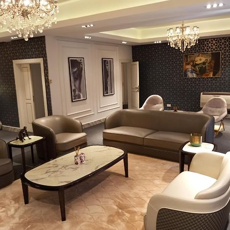 Sujimoto Residences Macdonald Lagos Bagian luar foto