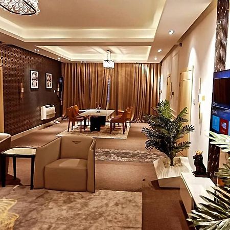Sujimoto Residences Macdonald Lagos Bagian luar foto