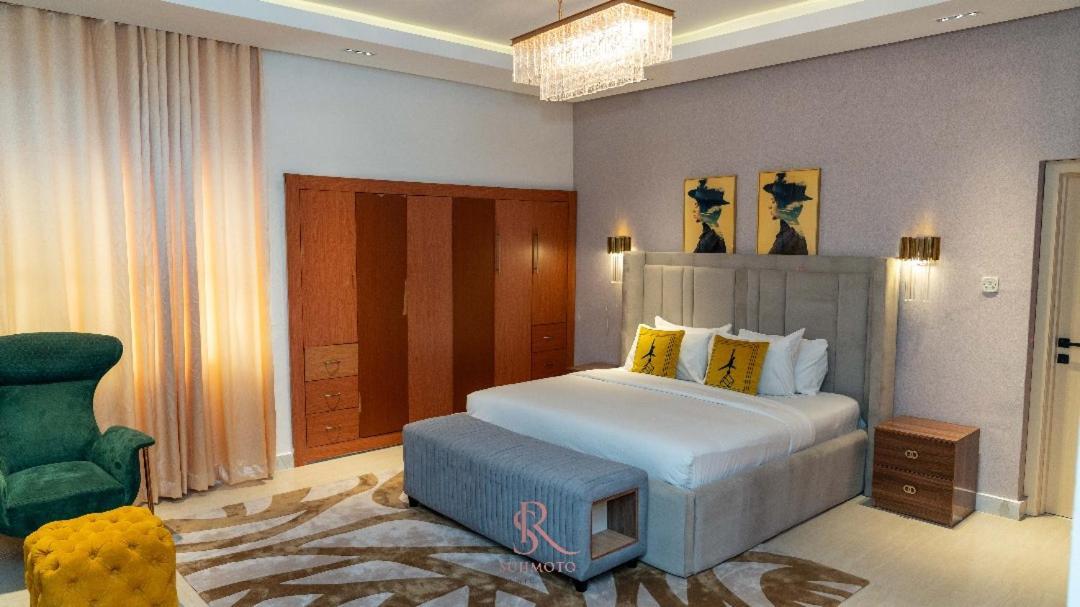 Sujimoto Residences Macdonald Lagos Bagian luar foto