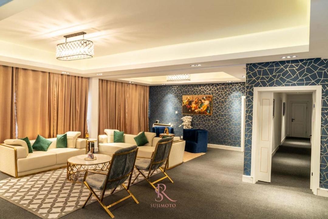 Sujimoto Residences Macdonald Lagos Bagian luar foto