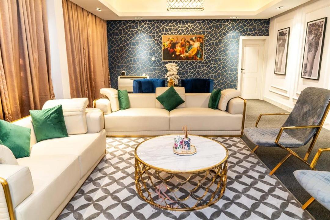 Sujimoto Residences Macdonald Lagos Bagian luar foto