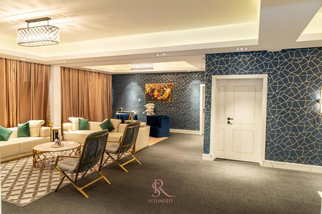 Sujimoto Residences Macdonald Lagos Bagian luar foto