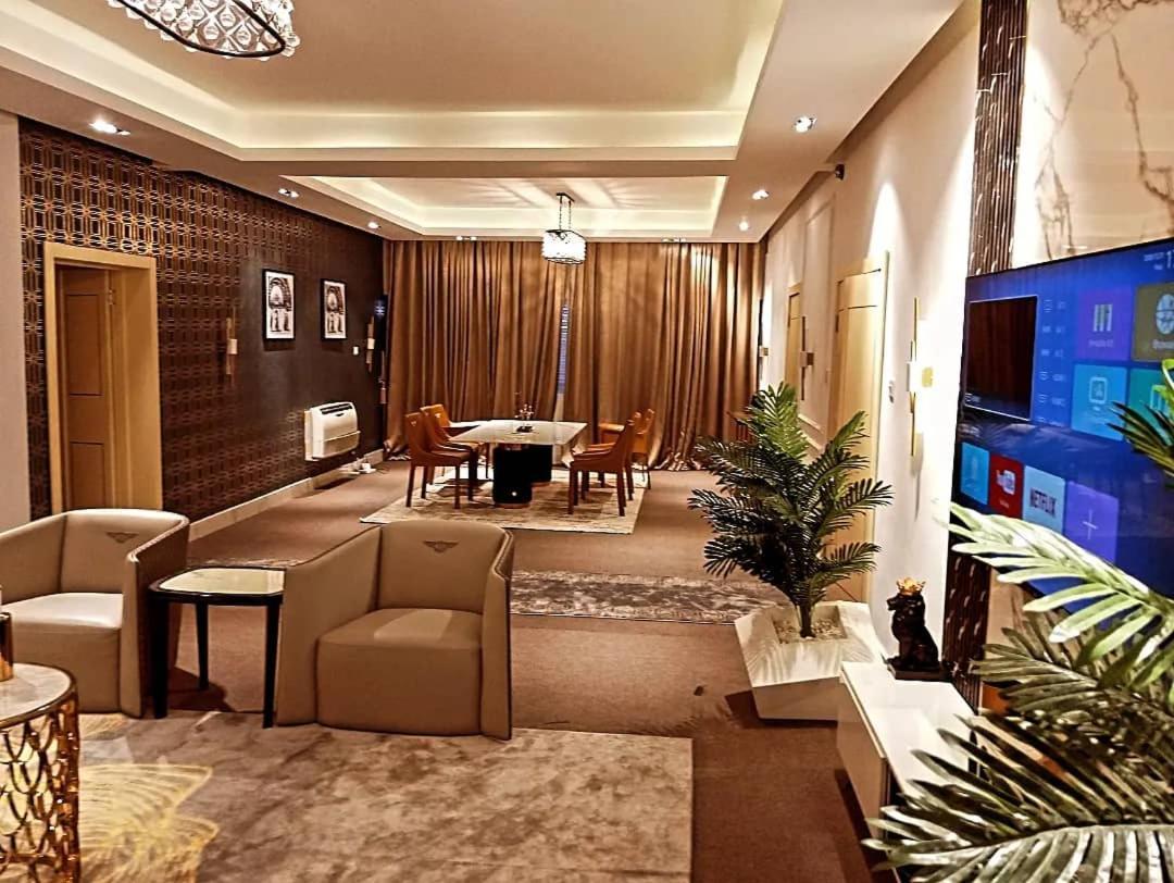 Sujimoto Residences Macdonald Lagos Bagian luar foto