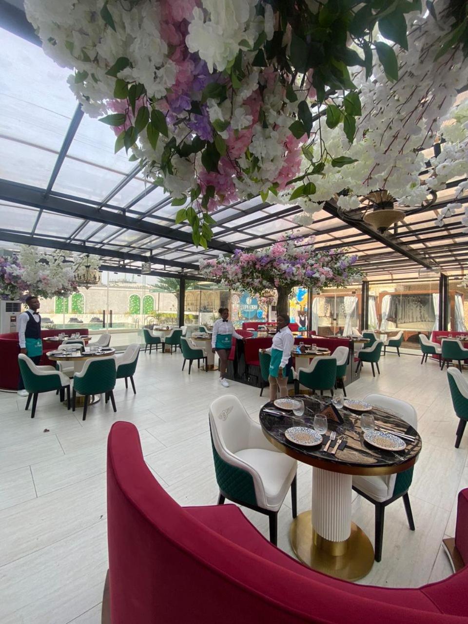 Sujimoto Residences Macdonald Lagos Bagian luar foto