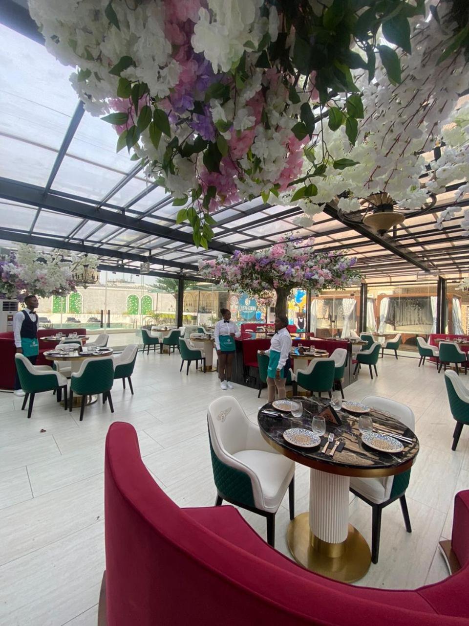 Sujimoto Residences Macdonald Lagos Bagian luar foto
