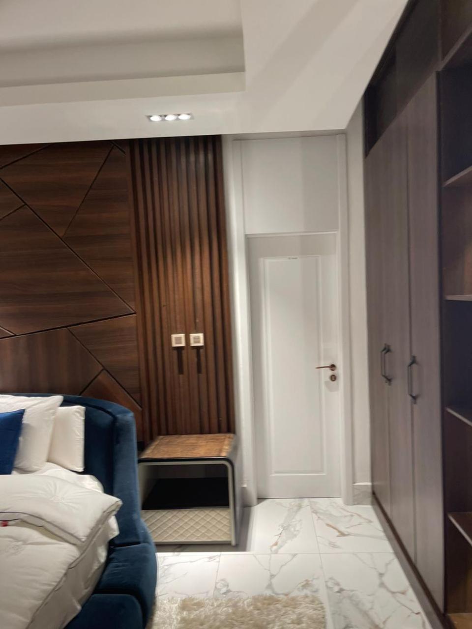 Sujimoto Residences Macdonald Lagos Bagian luar foto