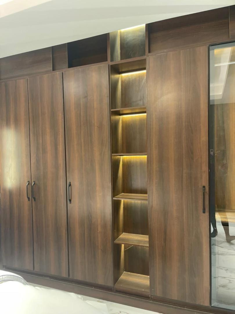 Sujimoto Residences Macdonald Lagos Bagian luar foto