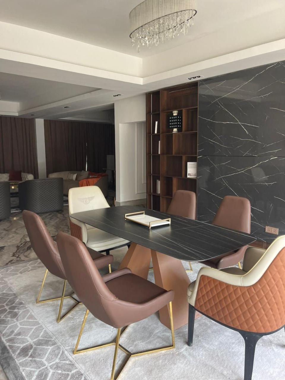 Sujimoto Residences Macdonald Lagos Bagian luar foto