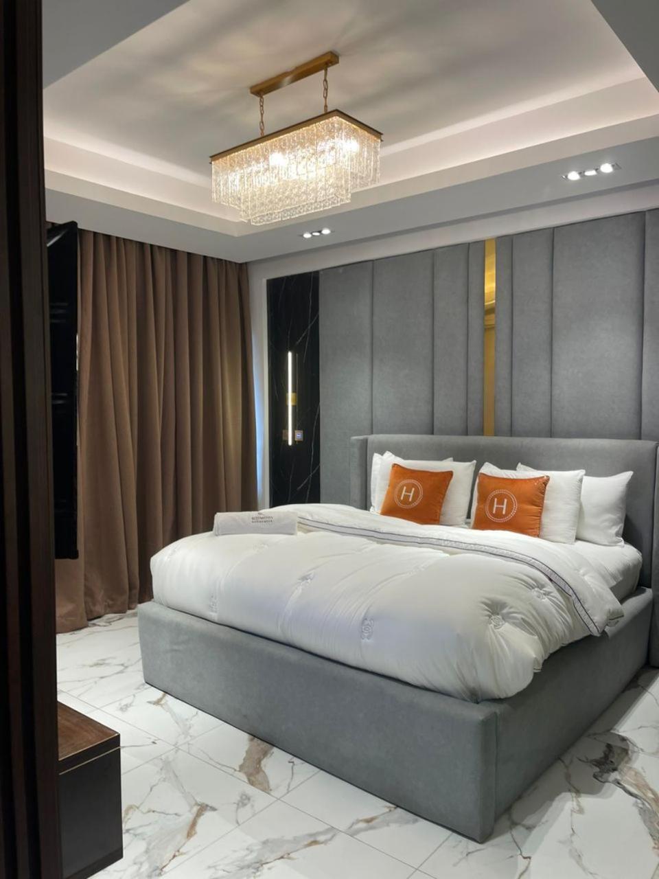 Sujimoto Residences Macdonald Lagos Bagian luar foto