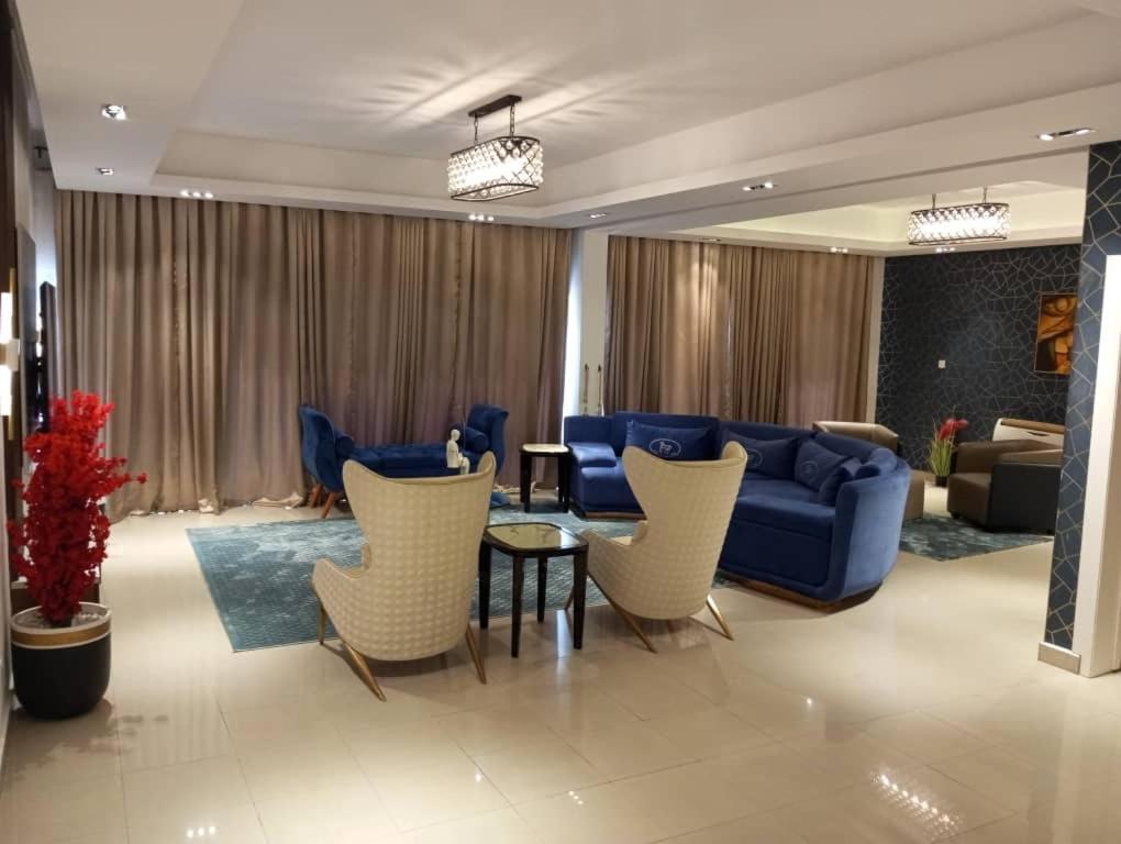 Sujimoto Residences Macdonald Lagos Bagian luar foto